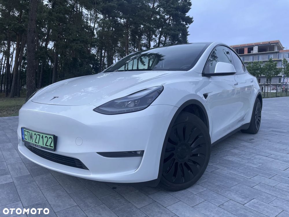 Tesla Model Y Long Range AWD - 4