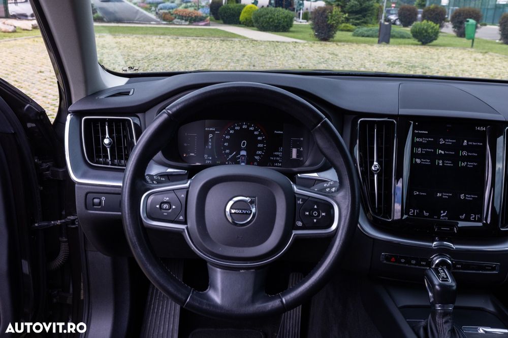VOLVO XC60 2019 — imagine 9