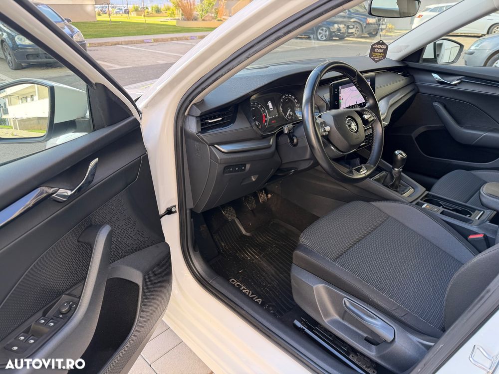 Skoda Octavia 2.0 TDI STYLE - 11