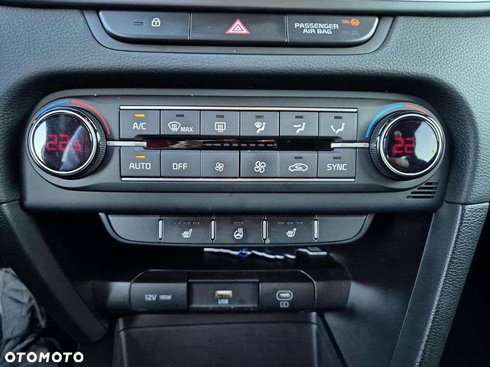 Kia Ceed 1.5 T-GDI M - 22