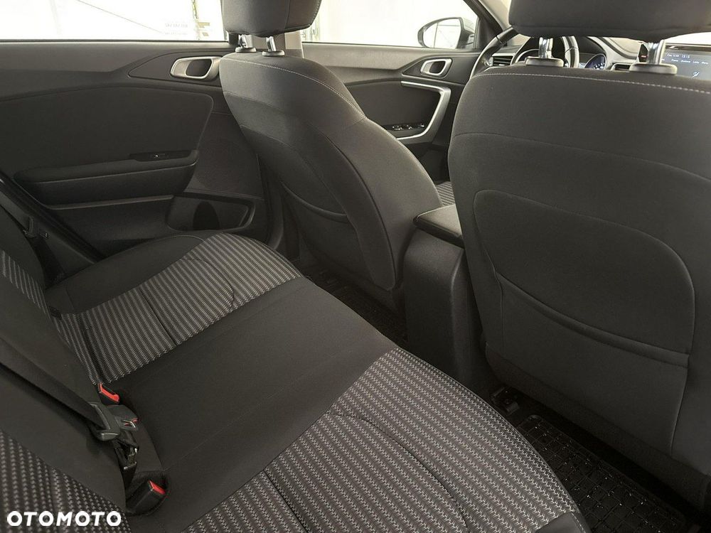 Kia Ceed - 23