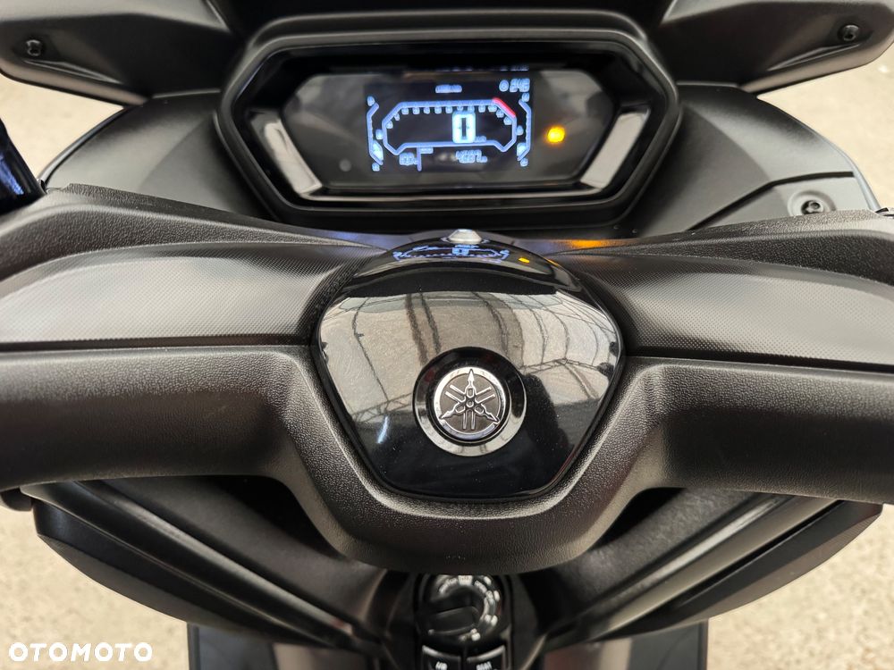 Yamaha X-max - 12