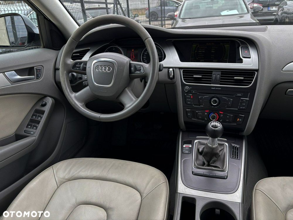 Audi A4 Avant 2.0 TDI DPF Ambiente - 23