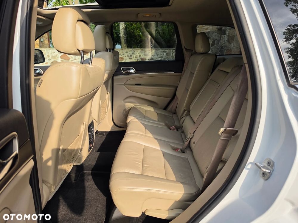 Jeep Grand Cherokee - 14