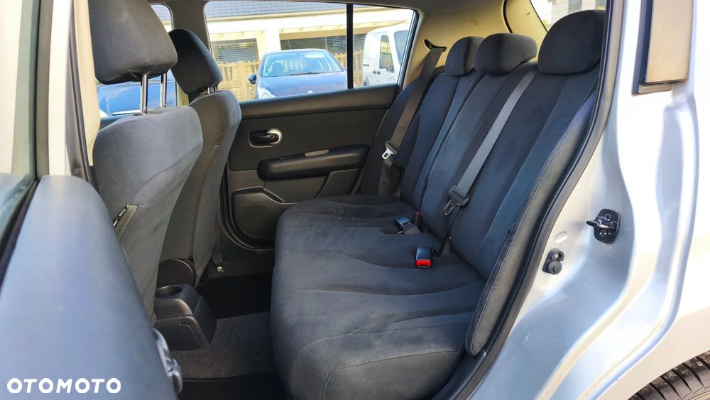 Nissan Tiida - 24