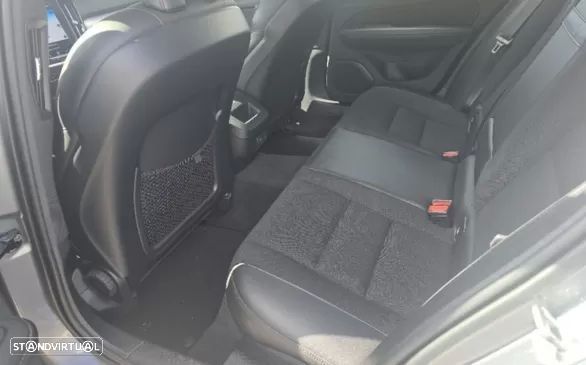 Volvo V60 2.0 B4 Momentum Plus - 11