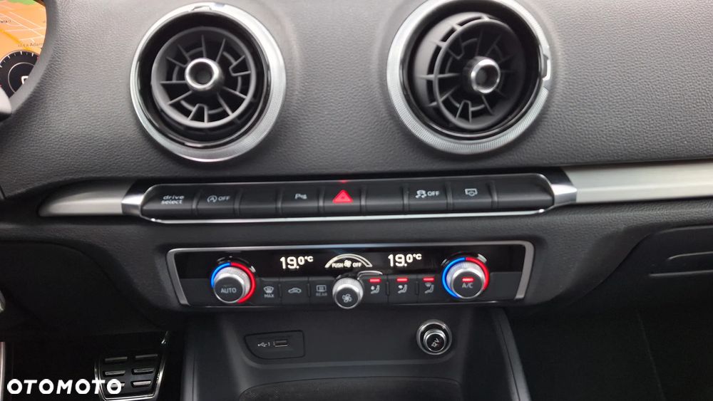 Audi A3 Sportback 2.0 TDI S tronic S line Sportpaket - 26