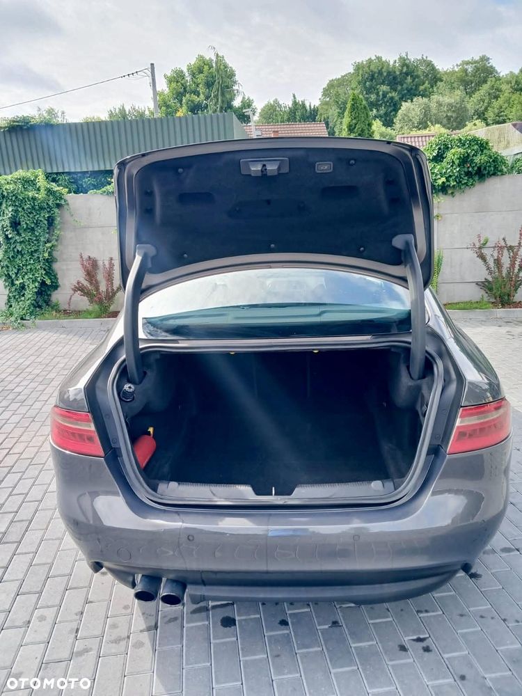 Jaguar XE 2.0 D AWD R-Sport - 9