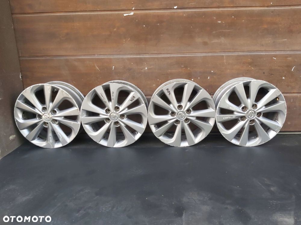 Toyota Auris Corolla E16 E18 Avensis T27 Alufelgi felgi 17 5x114,3 7J et50 - 1