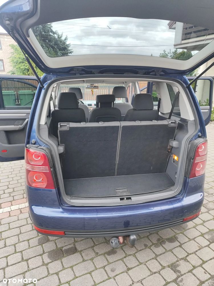 Volkswagen Touran 1.9 TDI DPF Blue Motion United - 12