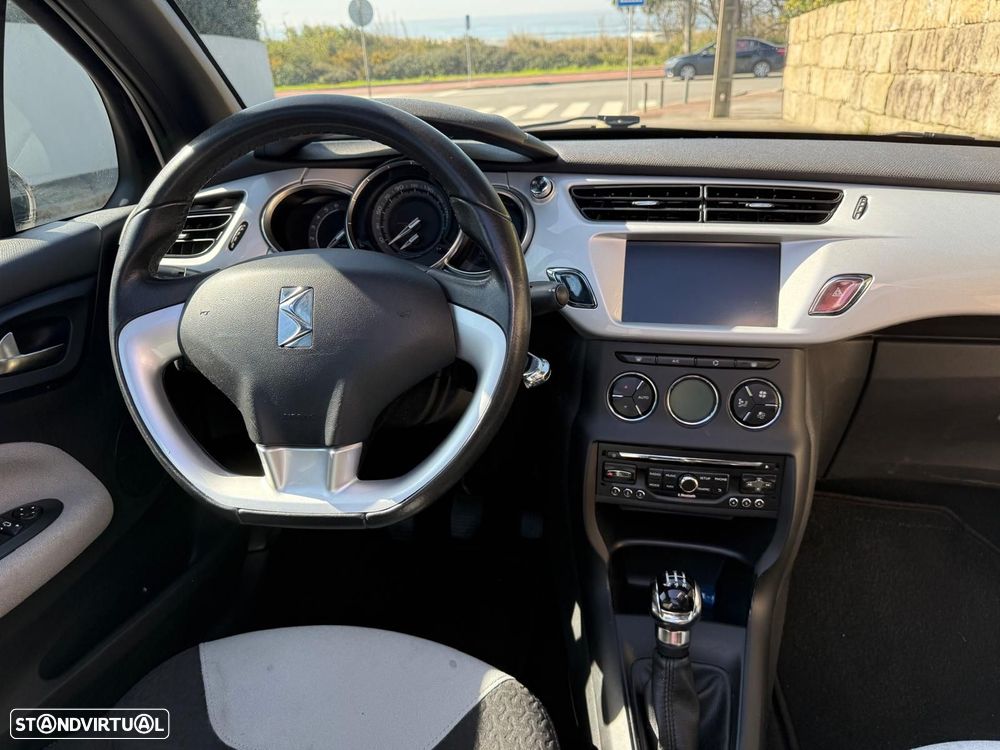 Citroën DS3 Cabrio 1.2 VTi So Chic - 9