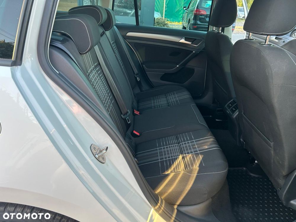 Volkswagen Golf 1.6 BlueTDI Trendline - 34