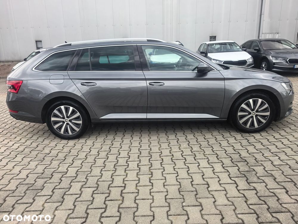 Skoda Superb 2.0 TDI SCR Style DSG - 5
