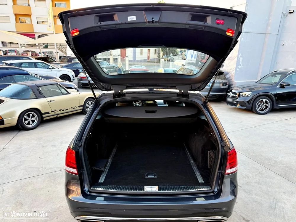 Mercedes-Benz E 250 BlueTEC Elegance Auto - 38