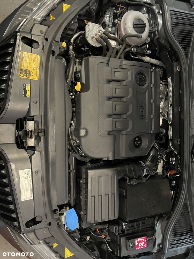 Skoda Octavia 2.0 TDI SCR RS DSG - 25