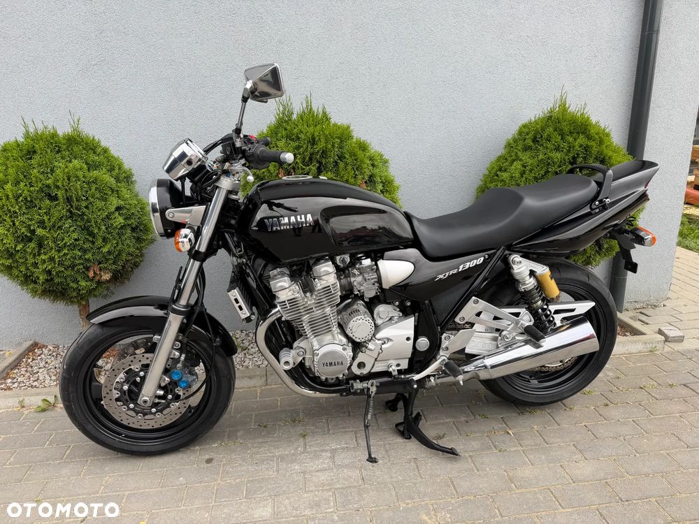 Yamaha XJR - 6