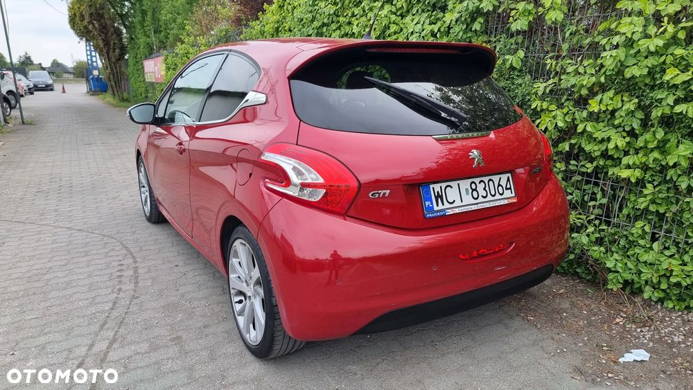 Peugeot 208 1.6 THP Allure - 32