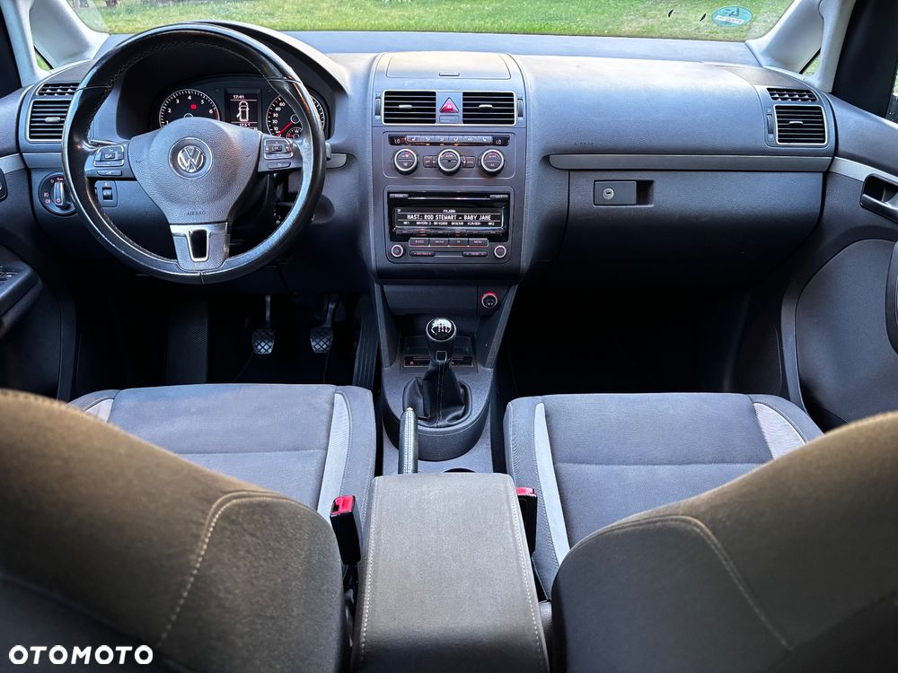 Volkswagen Touran - 19