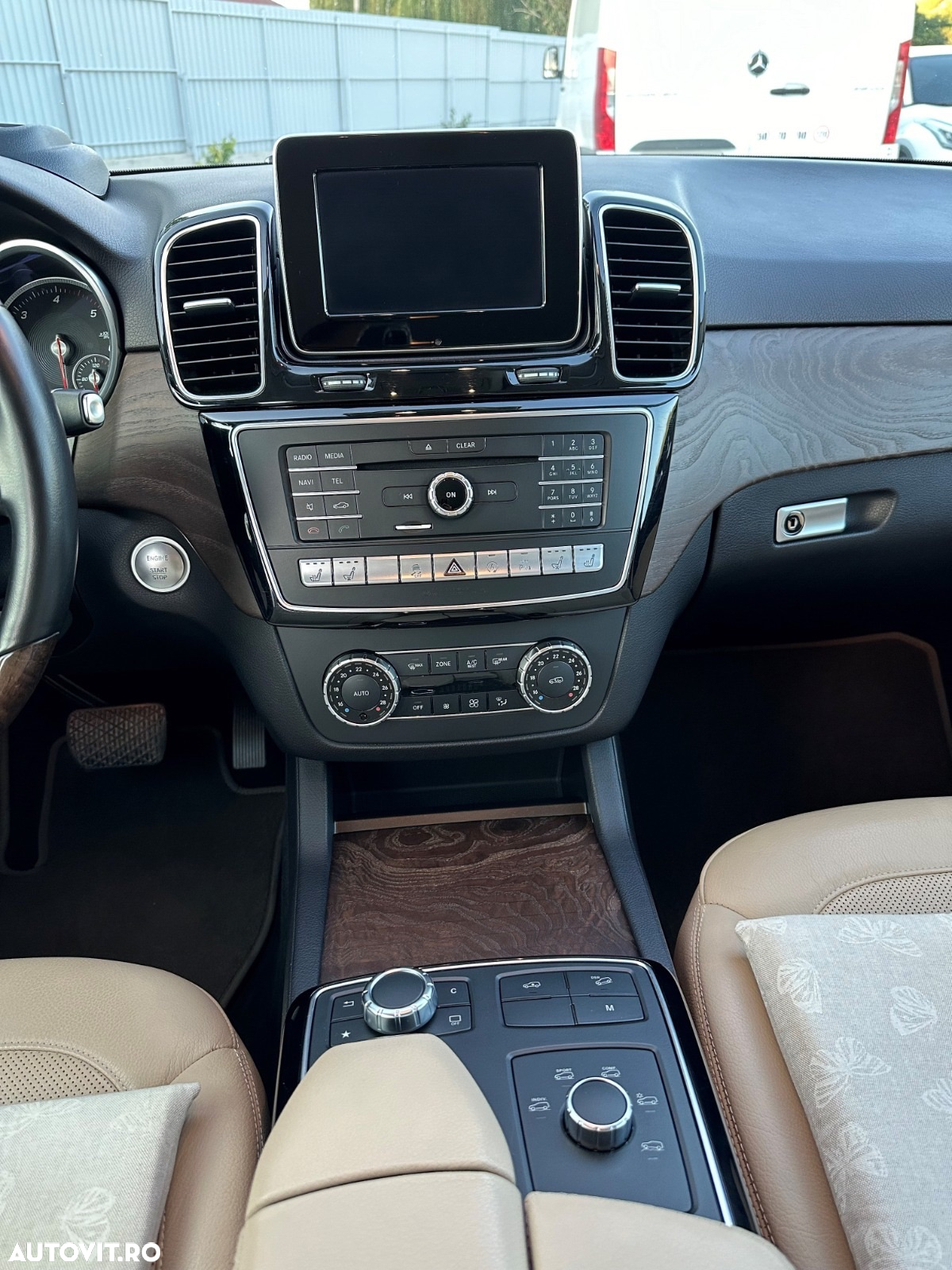 Mercedes-Benz GLE 350 d 4MATIC - 29