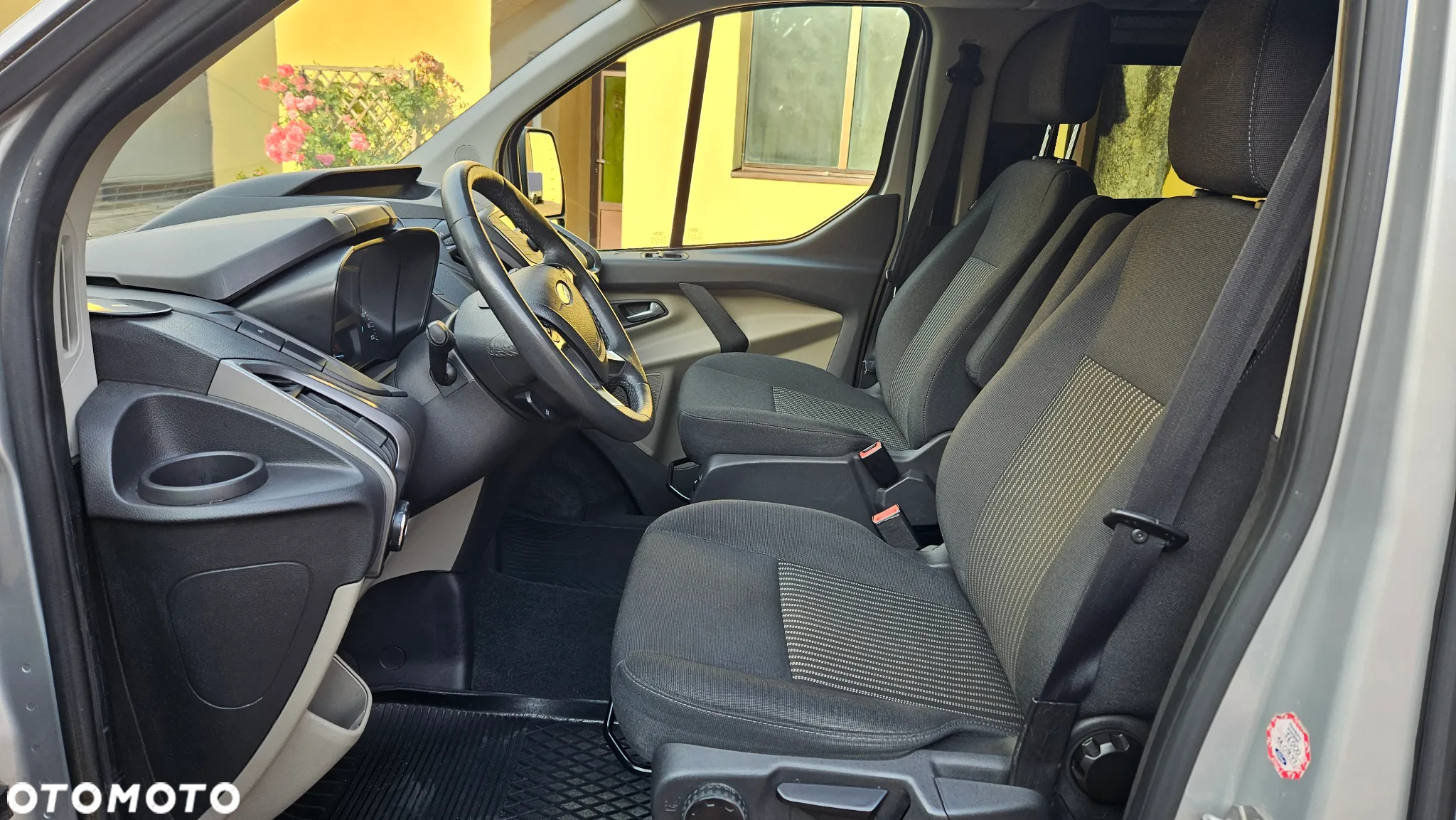 Ford Tourneo Custom - 18
