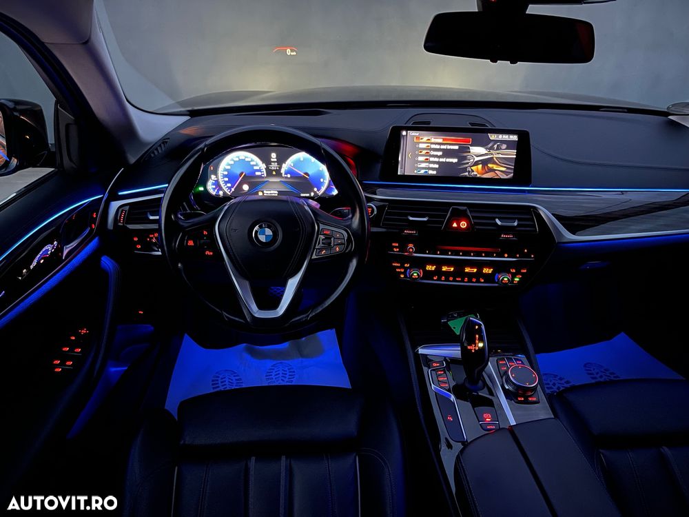 BMW Seria 5 520d Touring Aut. Luxury Line - 19
