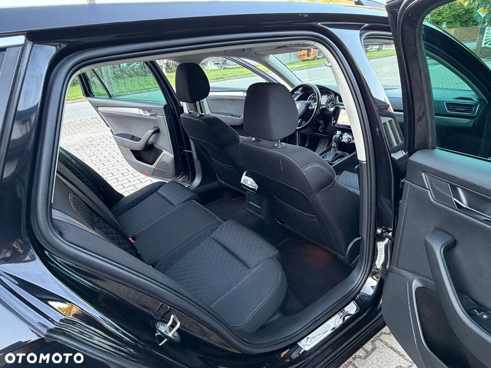 Skoda Superb 2.0 TDI DSG Sportline - 24