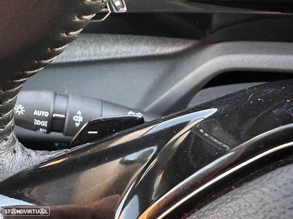 Peugeot 308 1.6 Hybrid Allure Pack e-EAT8 - 24