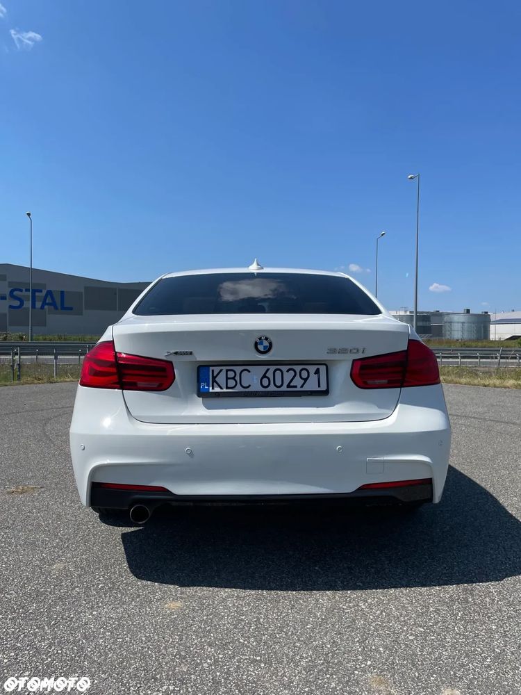 BMW Seria 3 320i xDrive - 5