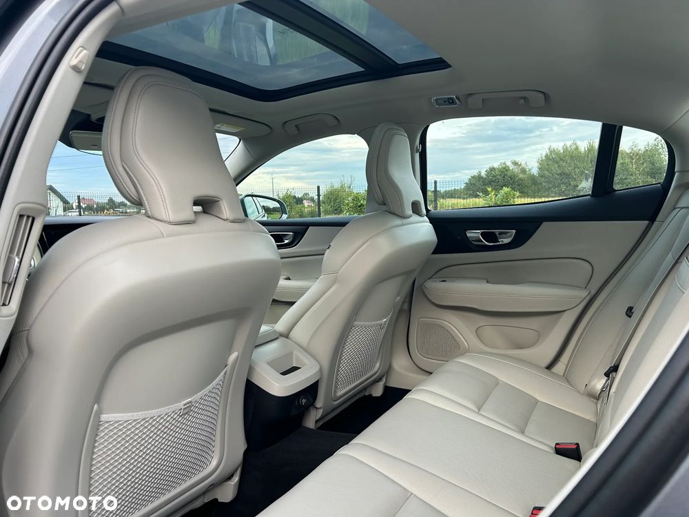 Volvo S60 T5 Momentum Pro - 15