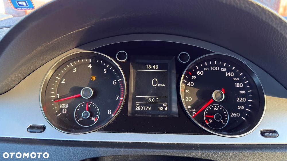 Volkswagen Passat 2.0 FSI Individual - 24