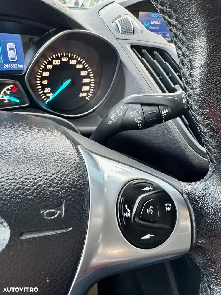 Ford Kuga 2.0 TDCi 2x4 Titanium - 26