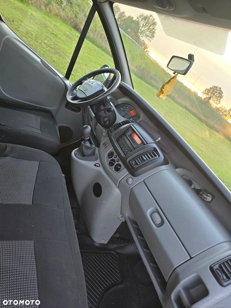 Renault Trafic - 7