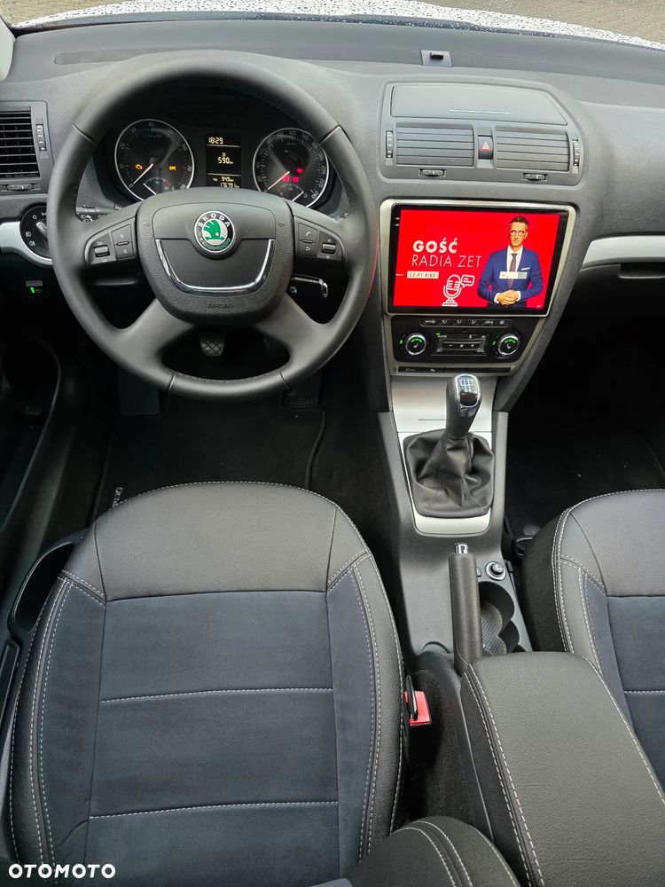 Skoda Octavia 1.6 Elegance - 26