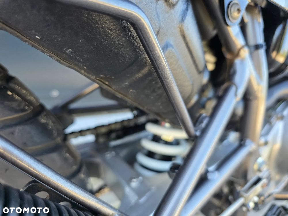 Suzuki DR - 22