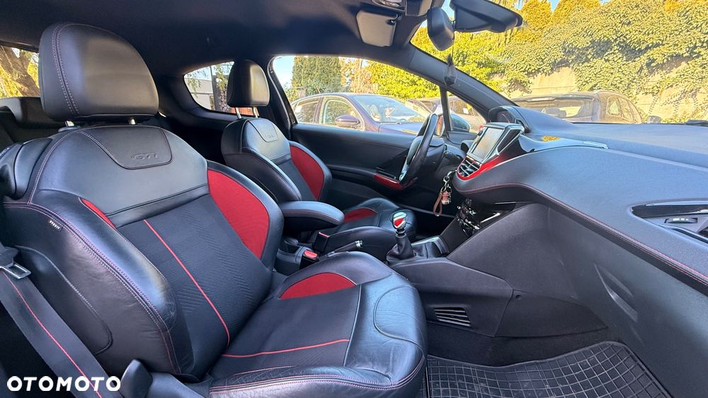 Peugeot 208 1.6 THP GTi - 33