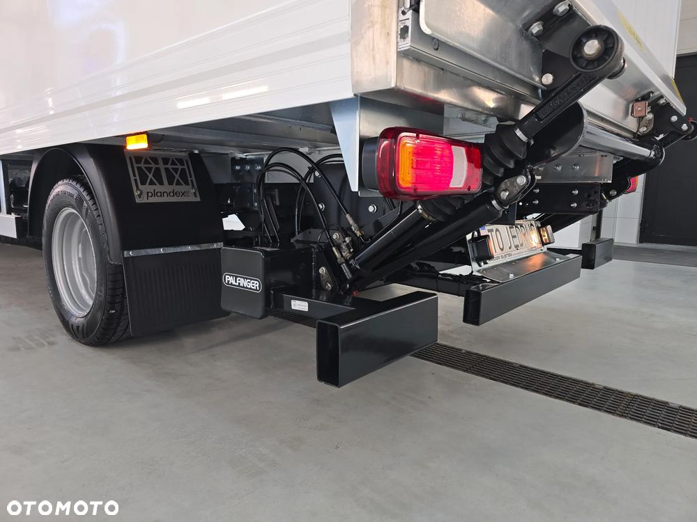 Iveco DAILY 50C18 KONTENER 8-PALET WINDA-1Tona SALON PL SERWIS ASO IVECO DO OSTATNIEGO Km TEMPOMAT FOTEL KIEROWCY PNEUMATYCZNY DOŚWIETLANIE ZAKRĘTÓW KLIMA ELEKTRYKA - 23