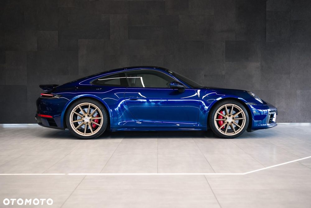 Porsche 911 Carrera 4S - 9