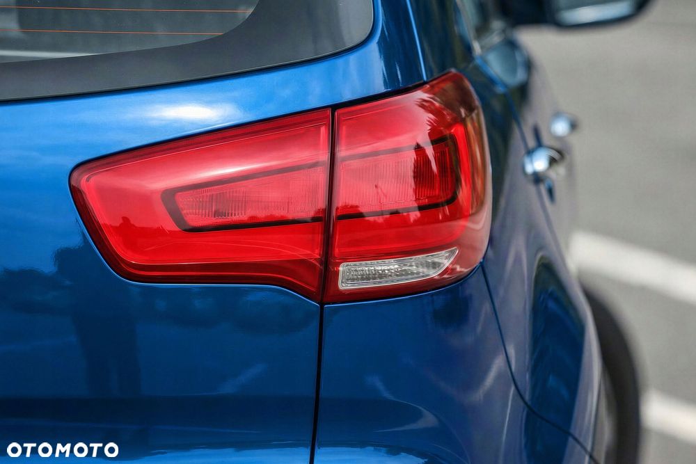 kia sportage iii sl 14-15 po lift karoseryjna lampa tylna prawa 924013 - 2