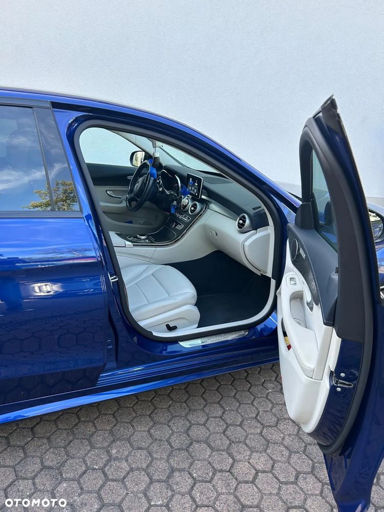 Mercedes-Benz Klasa C 400 4-Matic 9G-TRONIC - 16