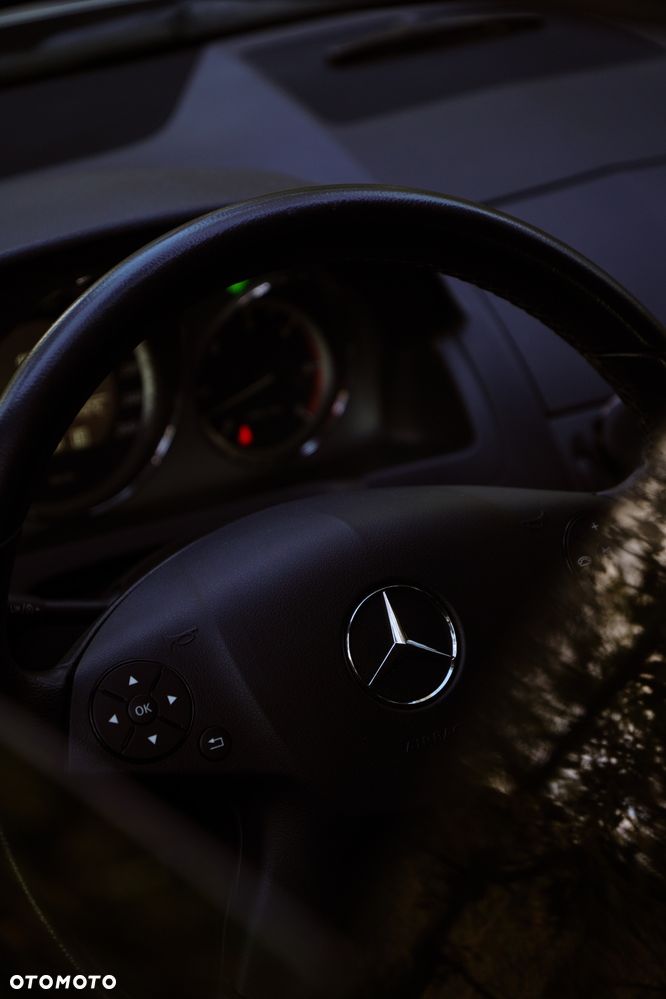 Mercedes-Benz Klasa C 350 CDI DPF 4Matic 7G-TRONIC BlueEFFICIENCY Elegance - 8