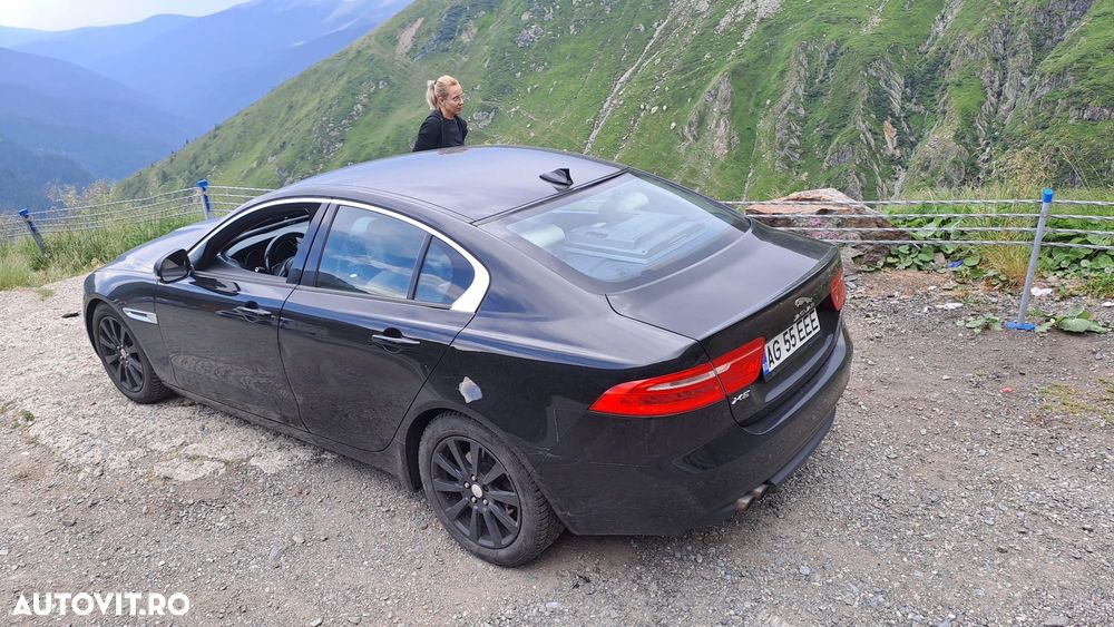 Jaguar XE - 12