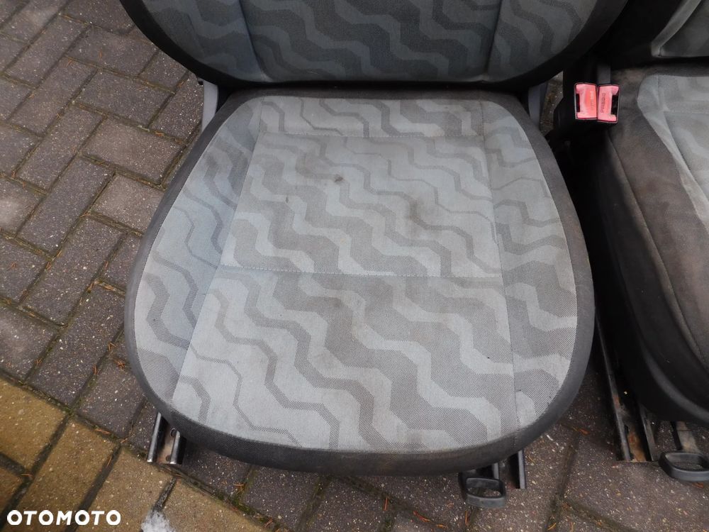 fotele przód kierowcy pasażera SKODA FABIA II ROOMSTER PRAKTIK - 9