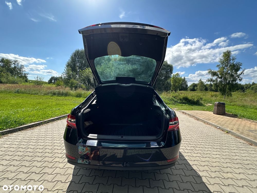 Skoda Superb ver-2-0-tdi-ambition-dsg - 12