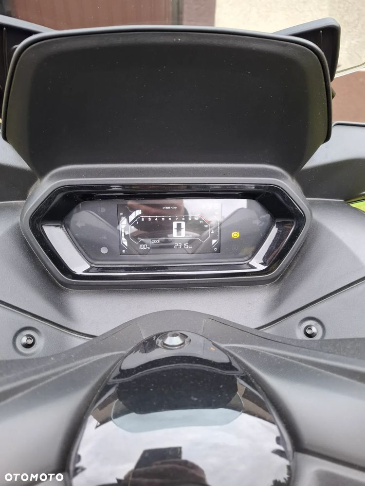 Yamaha X-max - 8