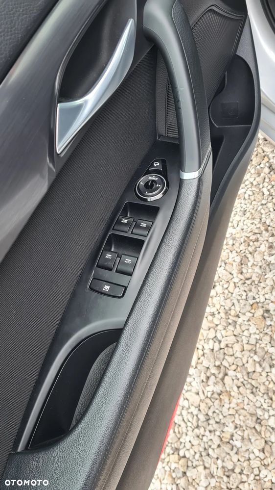 Hyundai i40 Kombi 1.7 CRDi DCT Premium - 23