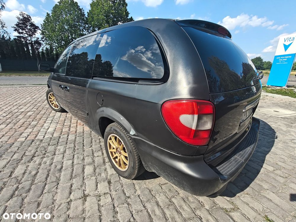 Chrysler Town & Country - 3