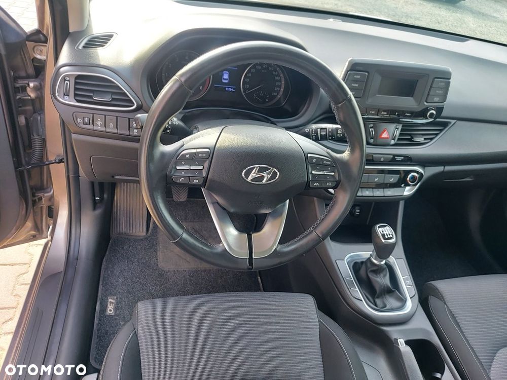 Hyundai i30 1.5 DPI Modern - 14