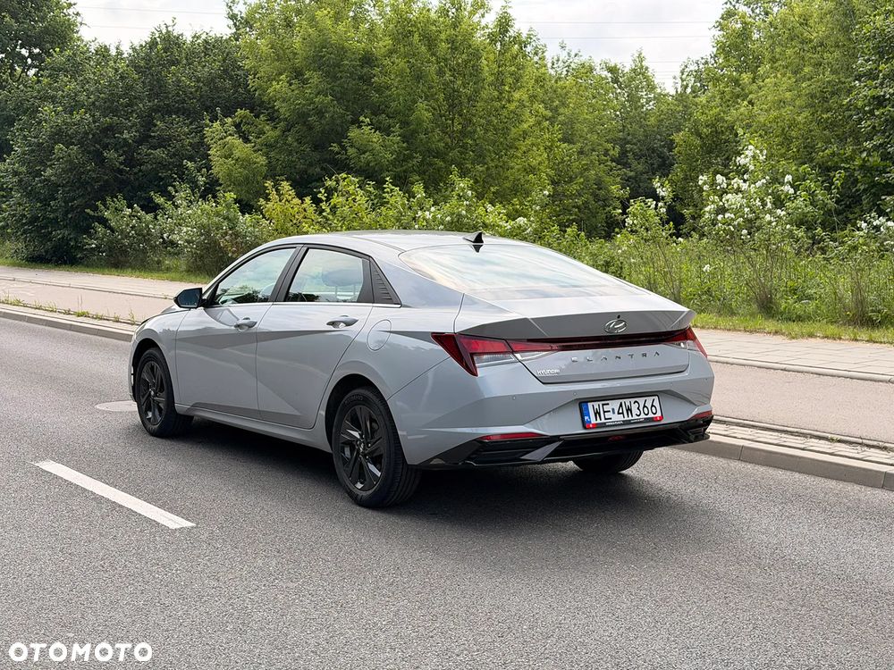 Hyundai Elantra 1.6 Smart - 4