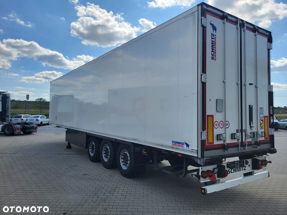 Schmitz Cargobull ThermoKing SLXi300; Dopplestock; Uchwyty promowe, Paleciara - 3