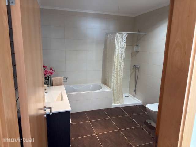 MORADIA ISOLADA T6 · VISEU - Grande imagem: 3/8
